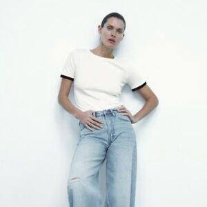 Zara TRIM DETAIL SLEEVE T-SHIRT in
OYSTER WHITE